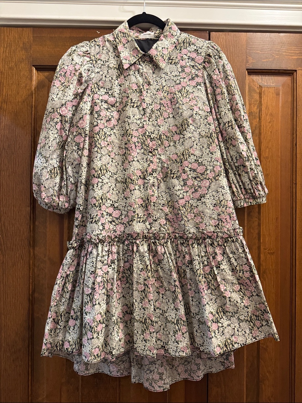 Aureum Dress- size XS- Floral Pink & Cream Dress with asymmetrical hem- EUC!